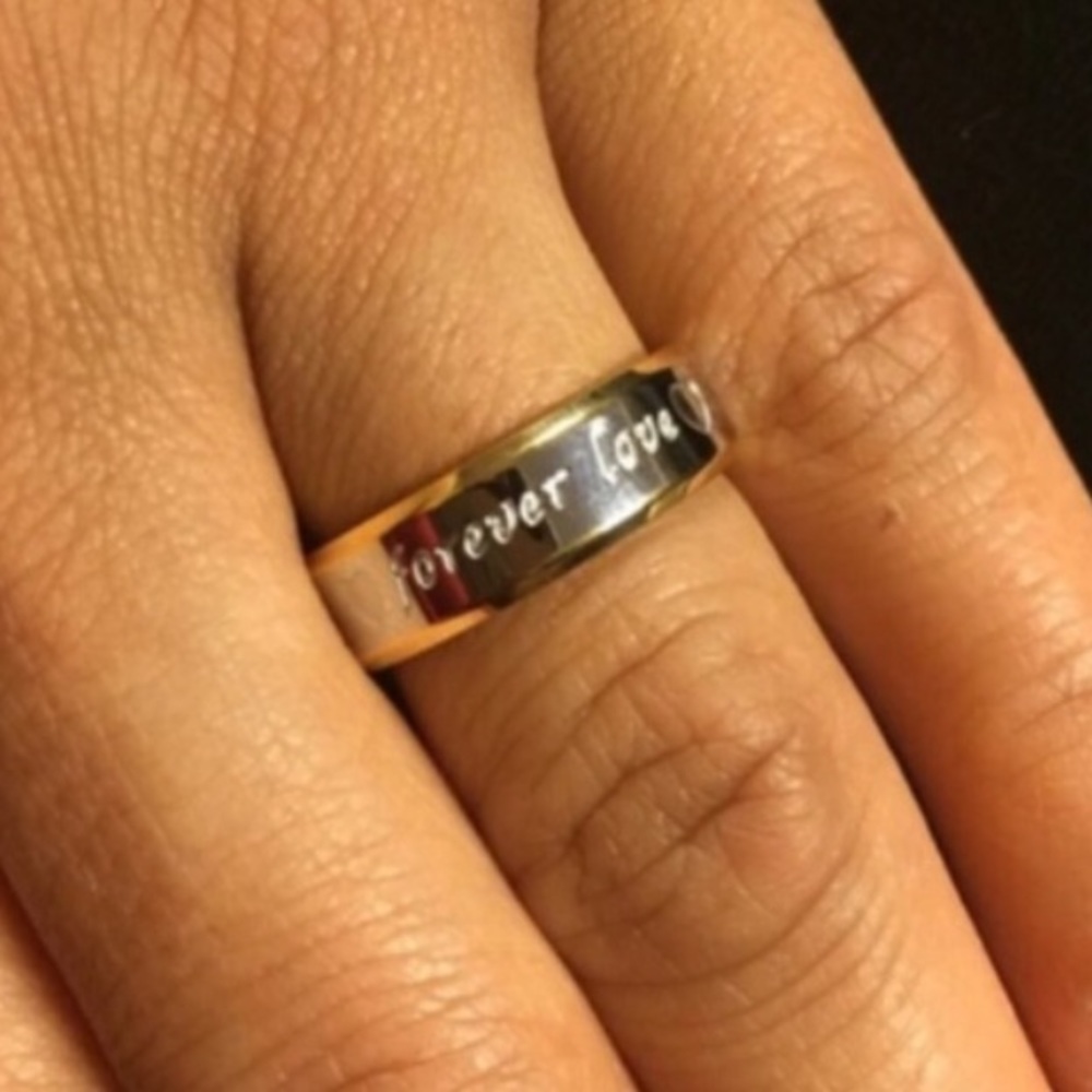 New 18K Gold "FOREVER LOVE" Ring - Picture 3 of 4